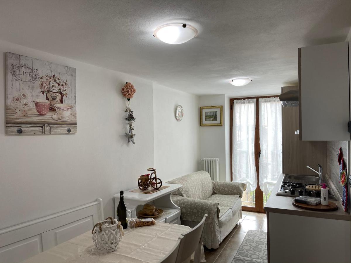 La Casa Di Pucci Nel Borgo Affrescato Di Parlasco Cortenova Eksteriør billede