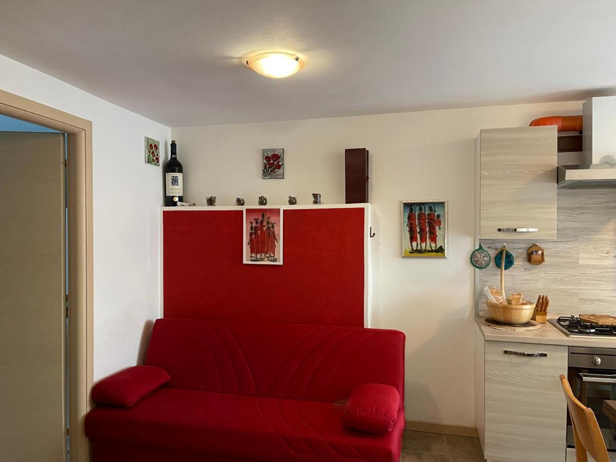 La Casa Di Pucci Nel Borgo Affrescato Di Parlasco Cortenova Eksteriør billede