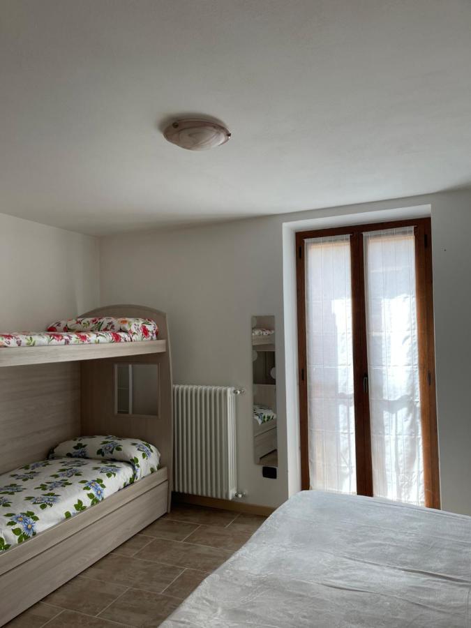 La Casa Di Pucci Nel Borgo Affrescato Di Parlasco Cortenova Eksteriør billede