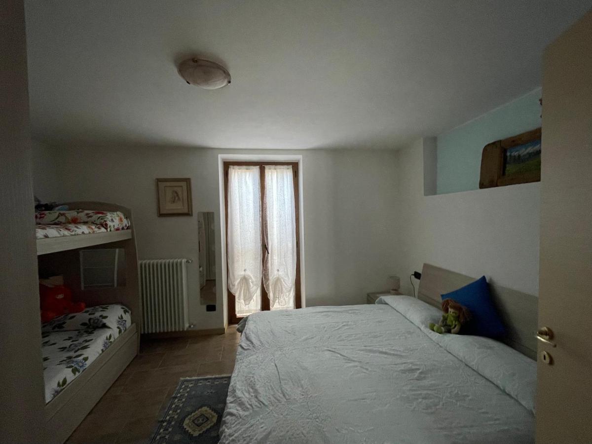 La Casa Di Pucci Nel Borgo Affrescato Di Parlasco Cortenova Eksteriør billede