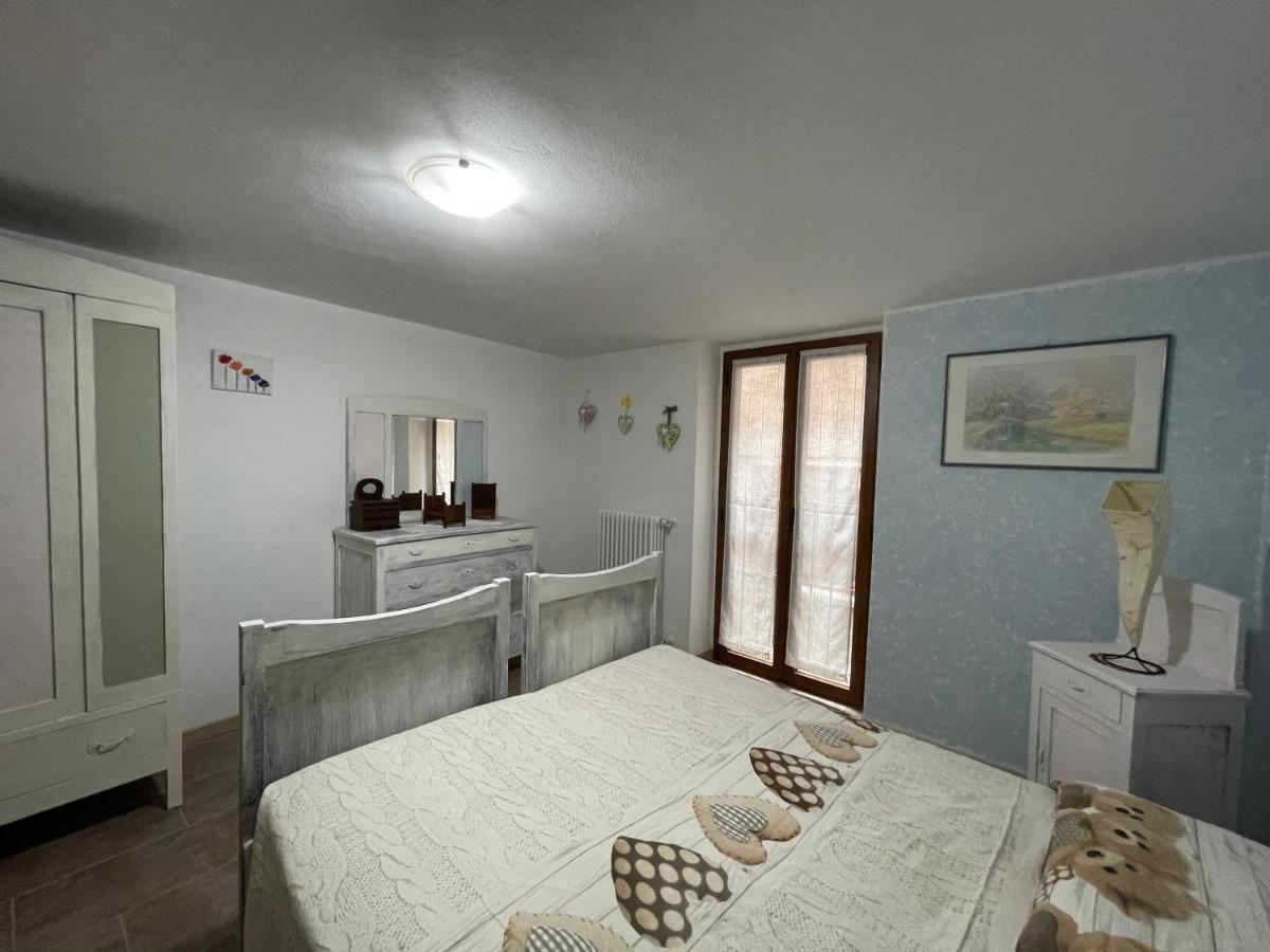 La Casa Di Pucci Nel Borgo Affrescato Di Parlasco Cortenova Eksteriør billede