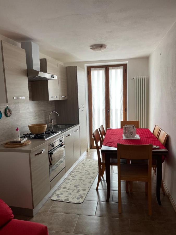 La Casa Di Pucci Nel Borgo Affrescato Di Parlasco Cortenova Eksteriør billede