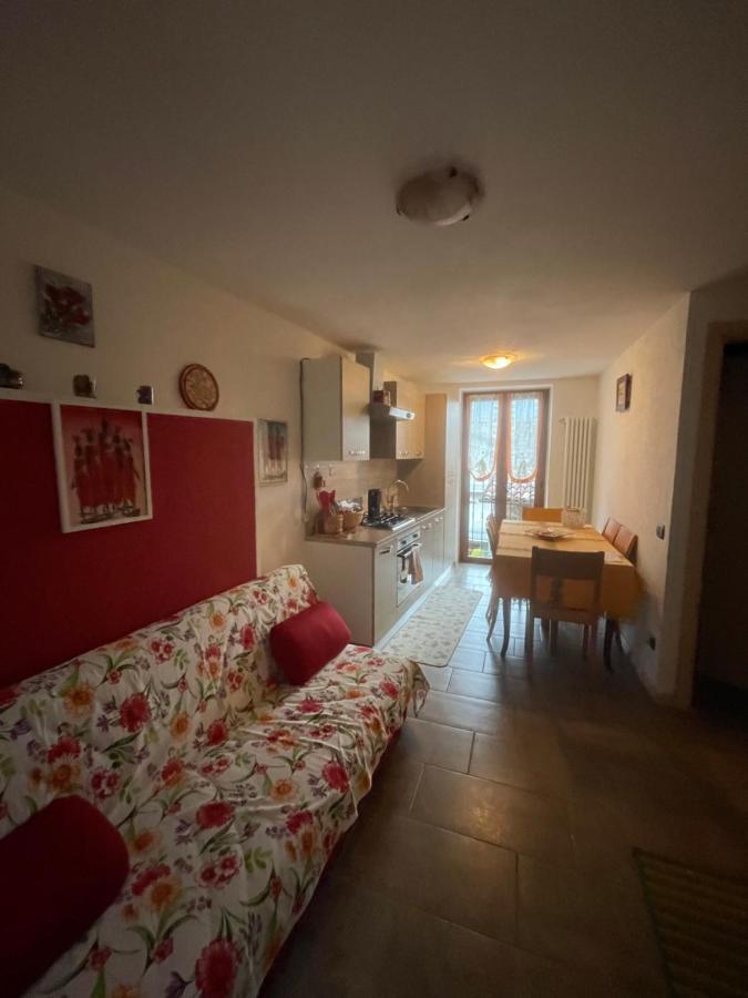 La Casa Di Pucci Nel Borgo Affrescato Di Parlasco Cortenova Eksteriør billede