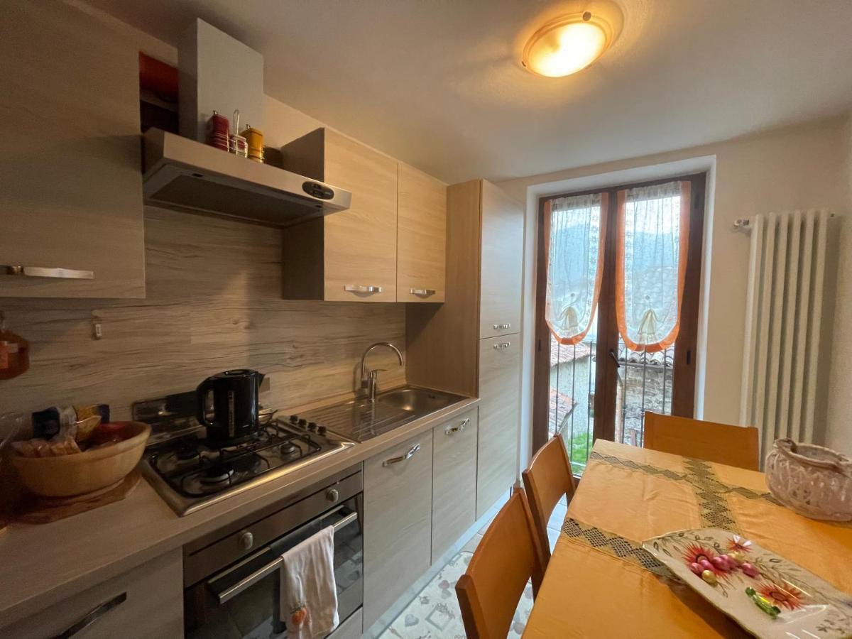 La Casa Di Pucci Nel Borgo Affrescato Di Parlasco Cortenova Eksteriør billede